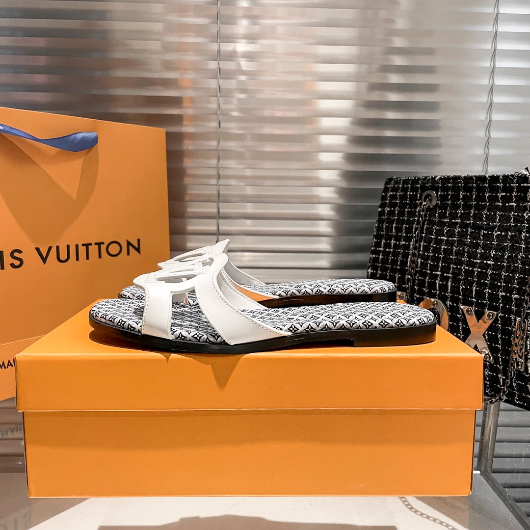 Cutout Letter Printed Slippers mysite