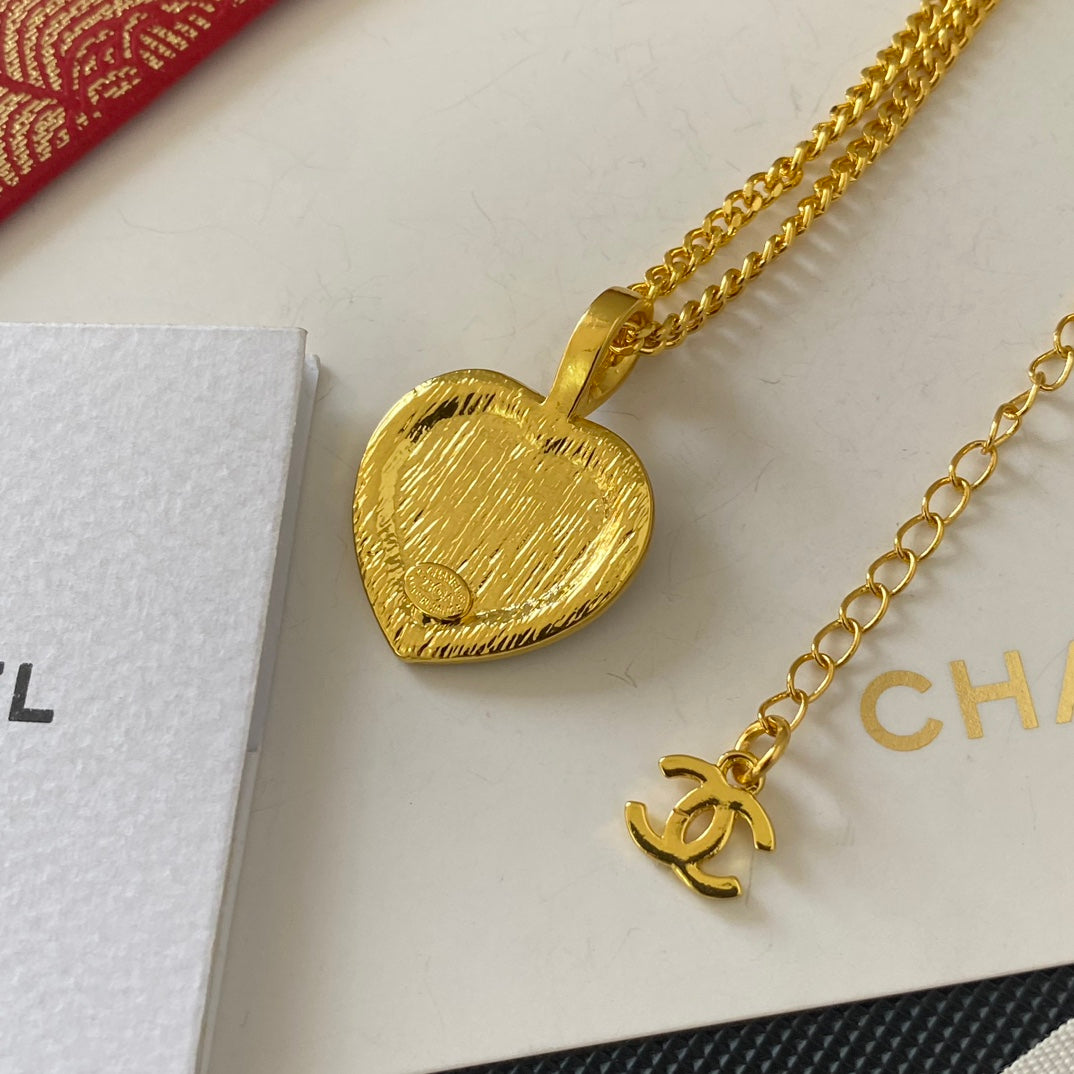 Glitter Heart Necklace mysite