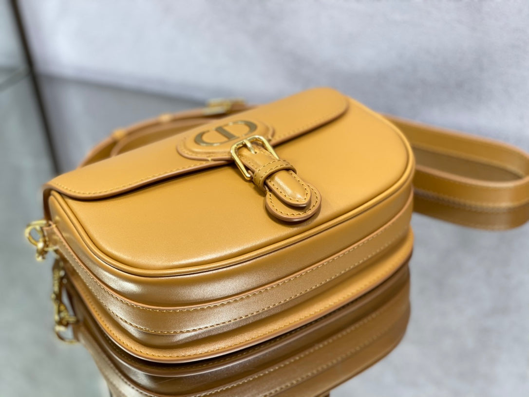 MEDIUM CD BOBBY 22CM BROWN CALFSKIN GOLD HARDWARE mysite