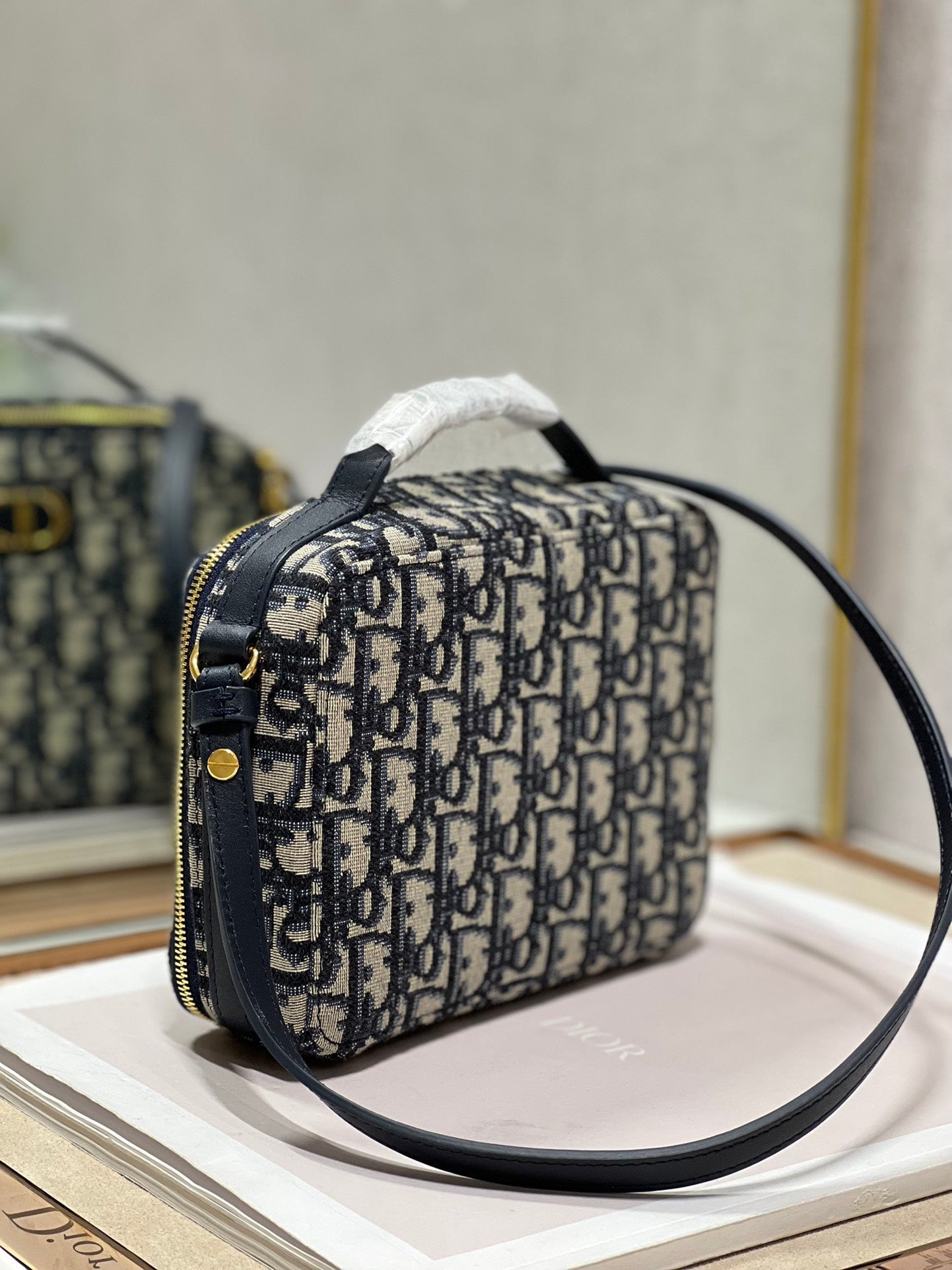 cd caro box 18 blue oblique embroidery mysite