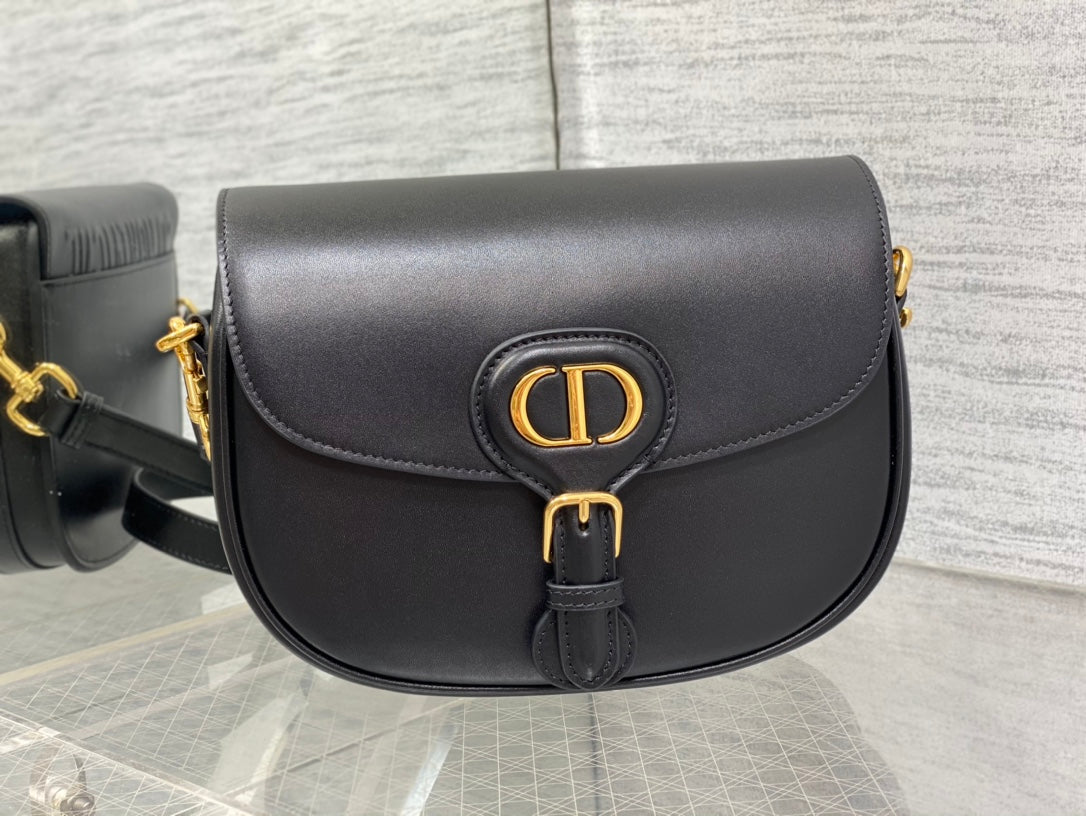 MEDIUM CD BOBBY 22CM BLACK CALFSKIN GOLD HARDWARE mysite