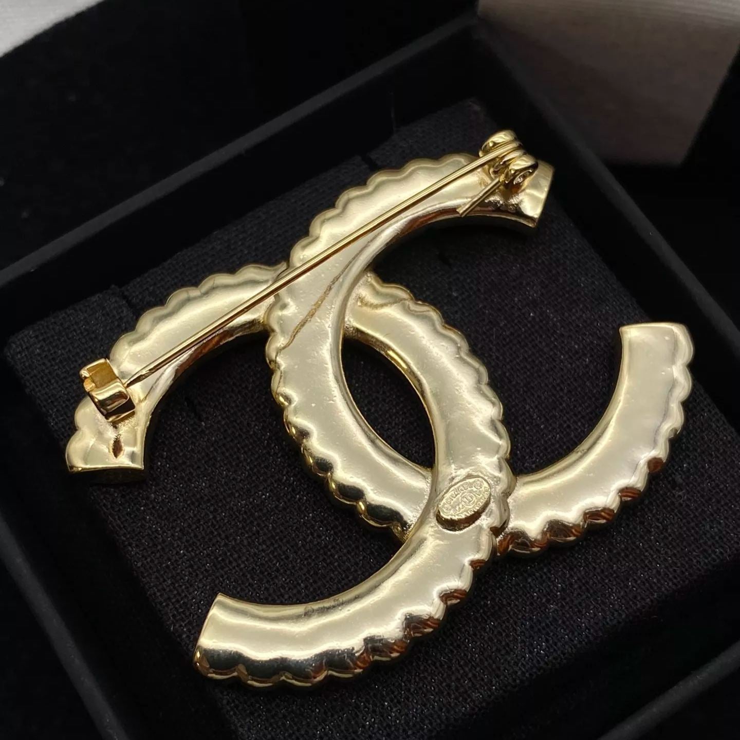Temperament Pearl Splicing Diamond Brooch mysite