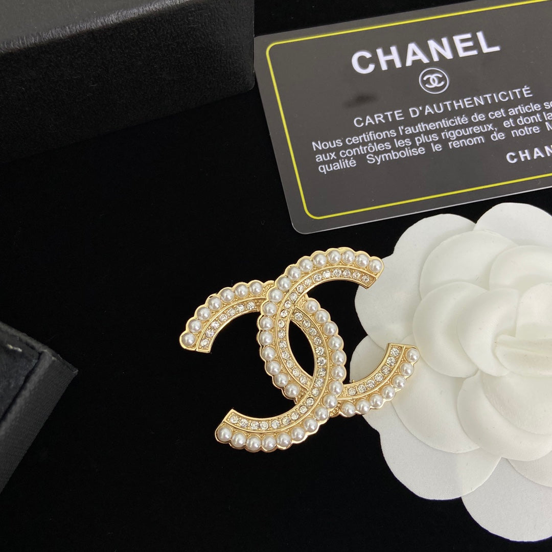 Temperament Pearl Diamond Brooch-1-s mysite