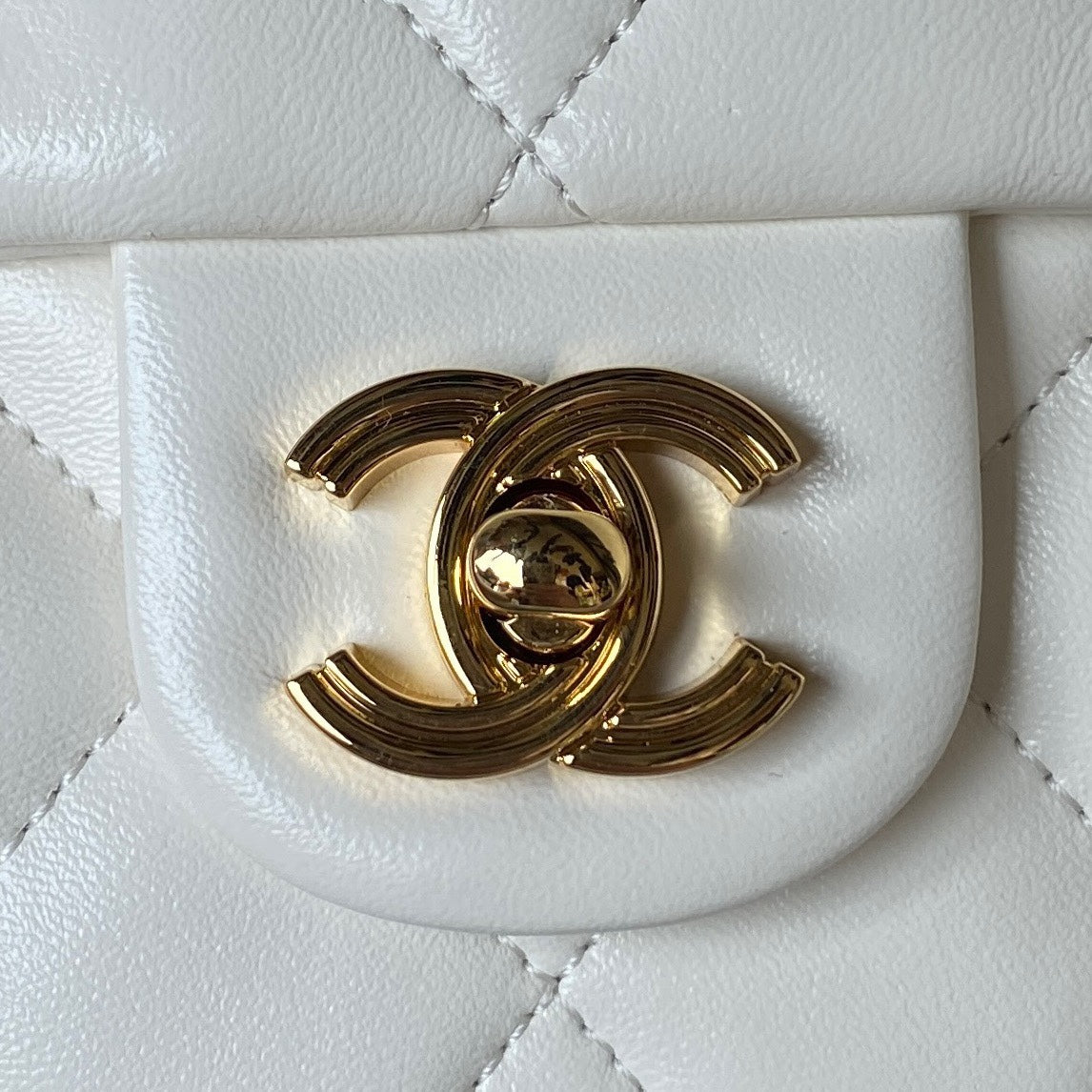 Chanel Flap Bag Gold Top Handle White - 13X21X8cm mysite