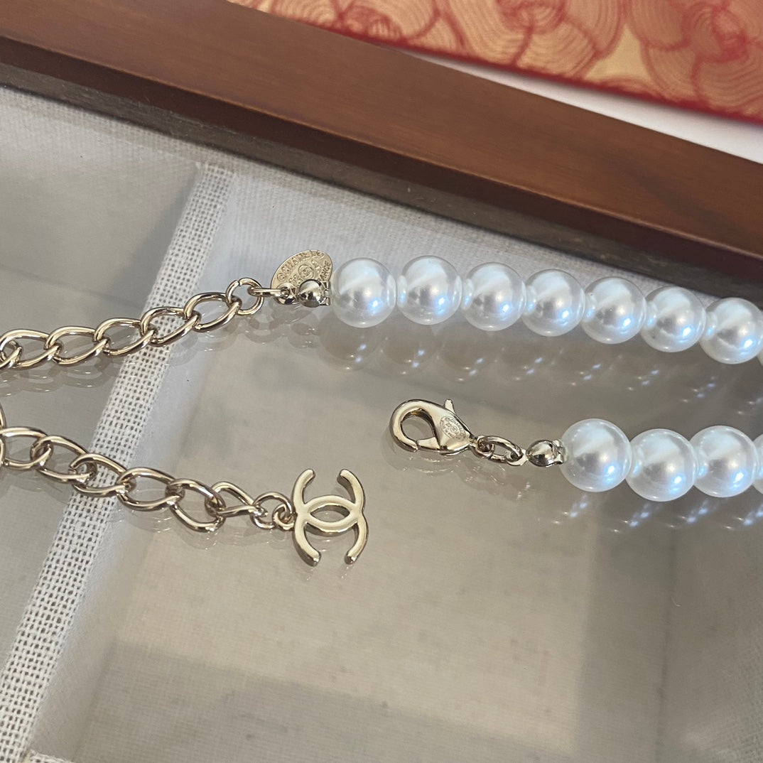 Fashionable Pearl Letter Pendant Necklace mysite