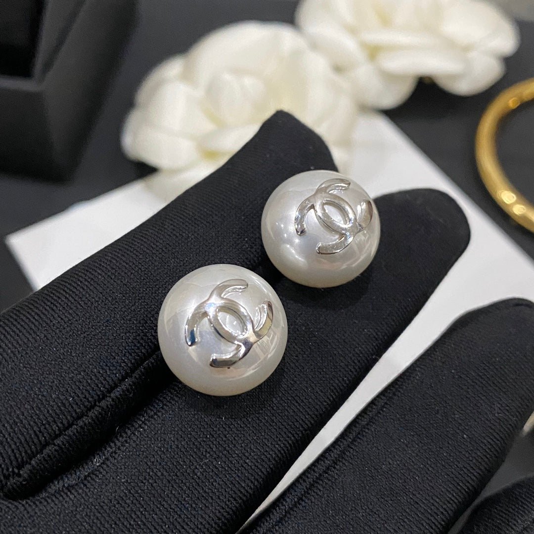 Elegant Logo Pearl Stud Earrings mysite