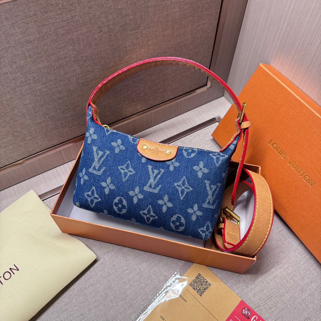 Timeless Luxury: Leather Hand Bag for the Modern Sophisticate mysite