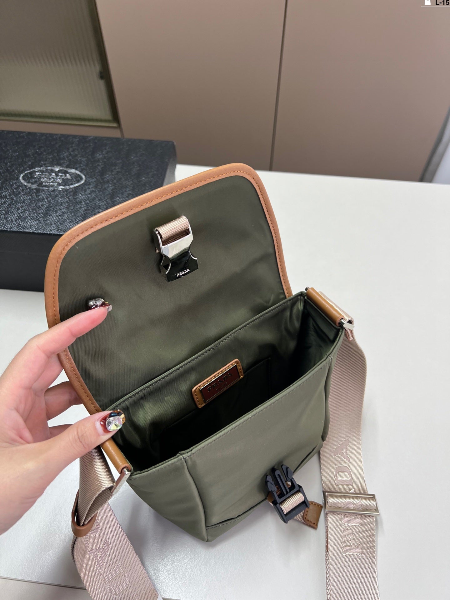 Prada Vintage Messenger Bag Crossbody 16x15cm mysite