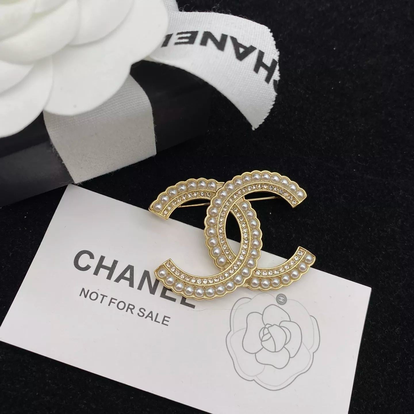 Temperament Pearl Splicing Diamond Brooch mysite