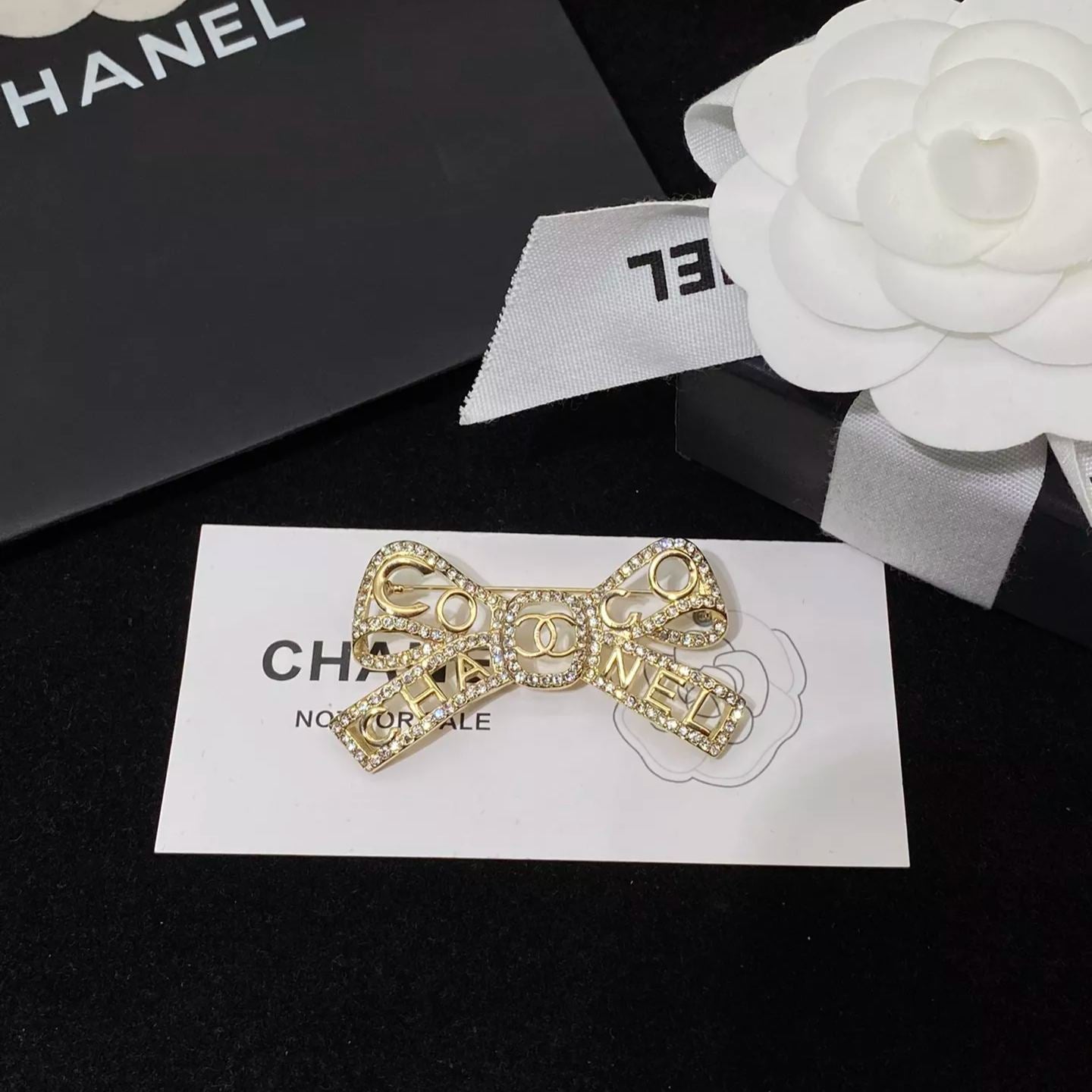 Special Openwork Bow Brooch mysite