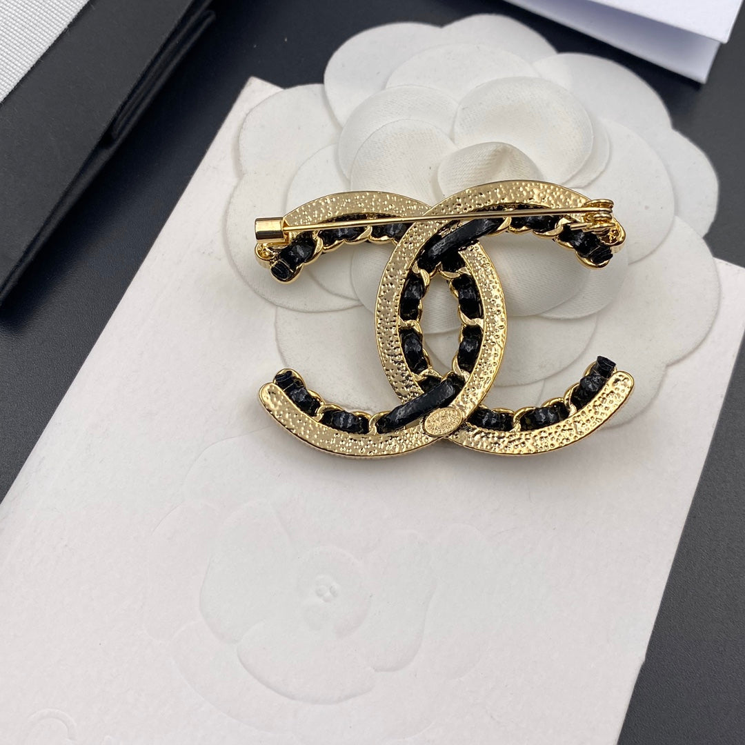 Diamond Pearl Black Gold Brooch-1-s mysite