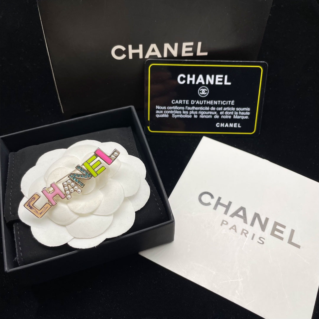 Personalized Colorful Letter Brooch-1-s mysite