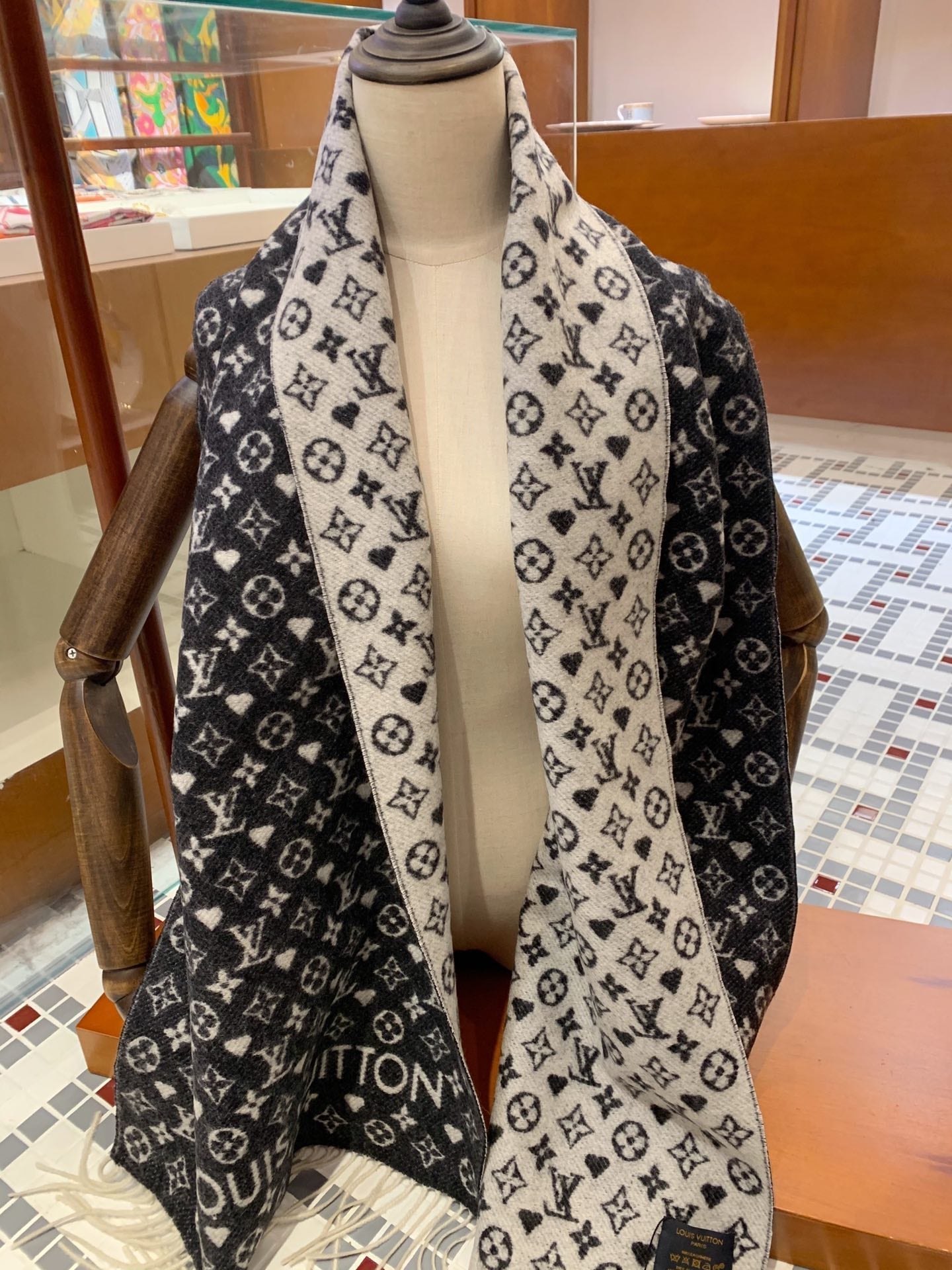 Love Monogram Element Fringed Scarf mysite