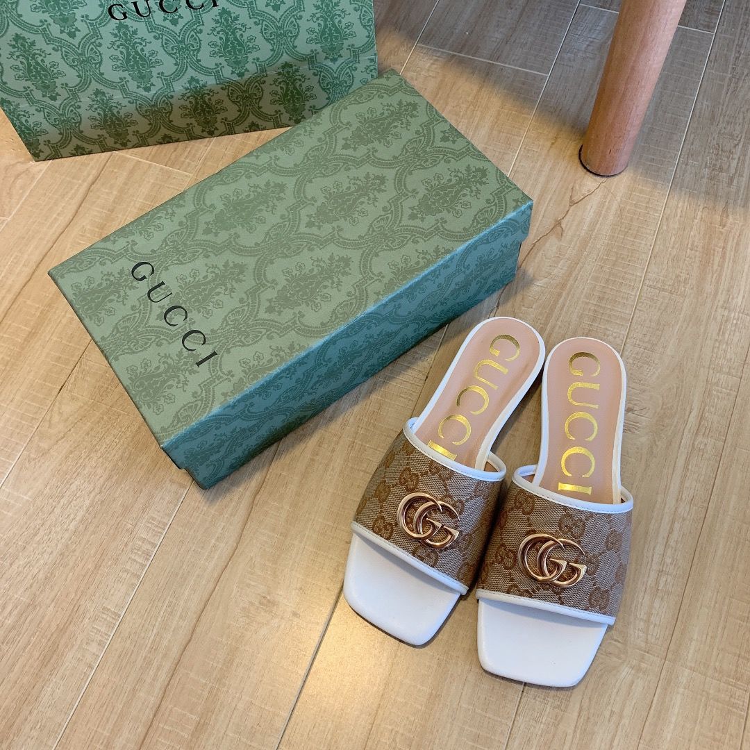 Brown Canvas Embossed Flat Slippers mysite