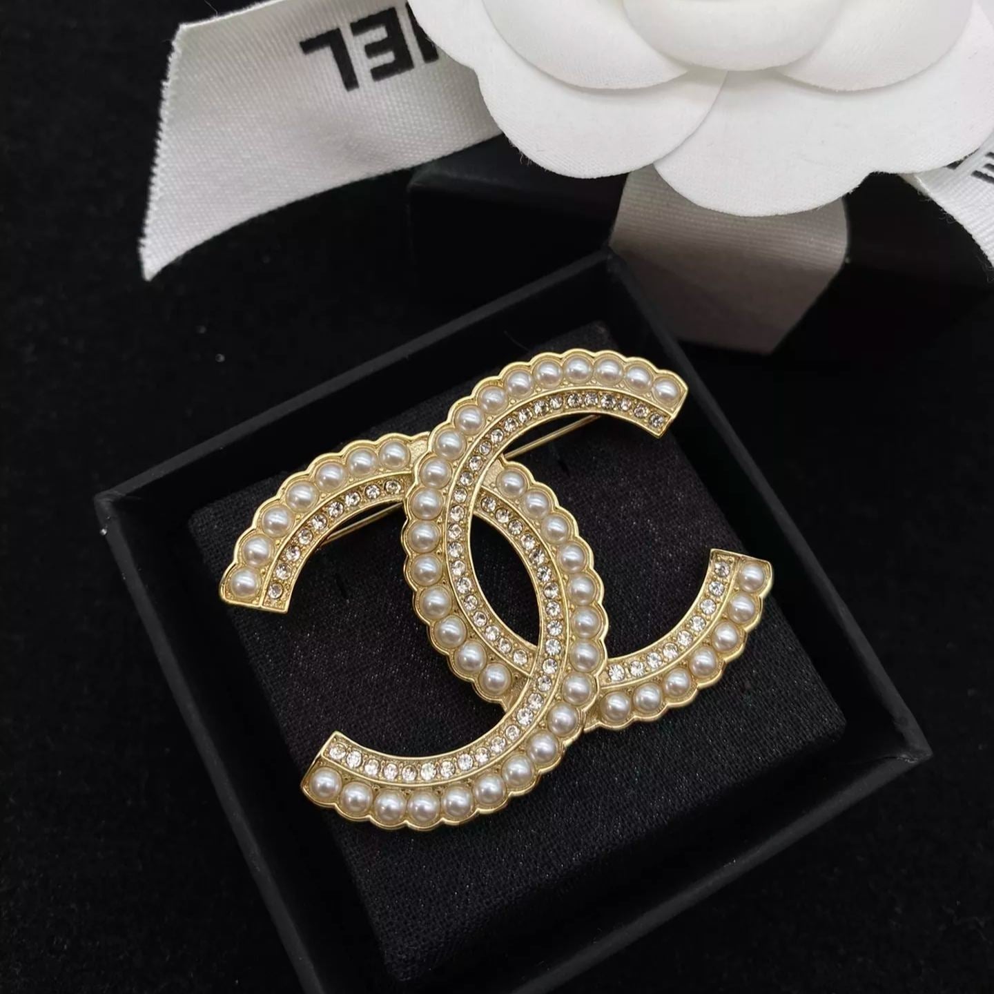 Temperament Pearl Splicing Diamond Brooch mysite