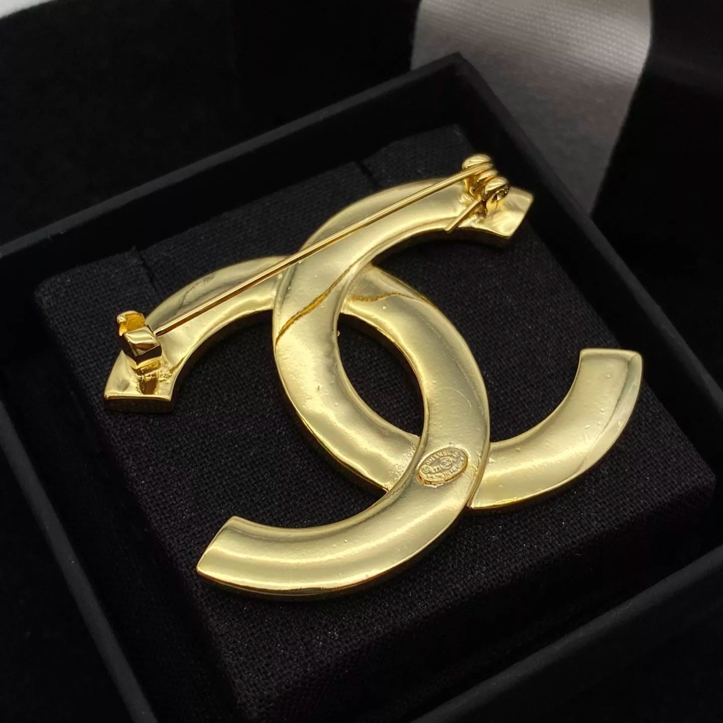 Simple Engraved Letter Brooch mysite