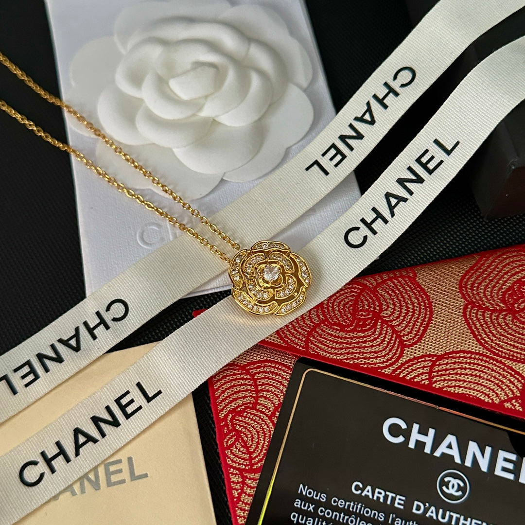 Diamond Flower Pendant Necklace mysite