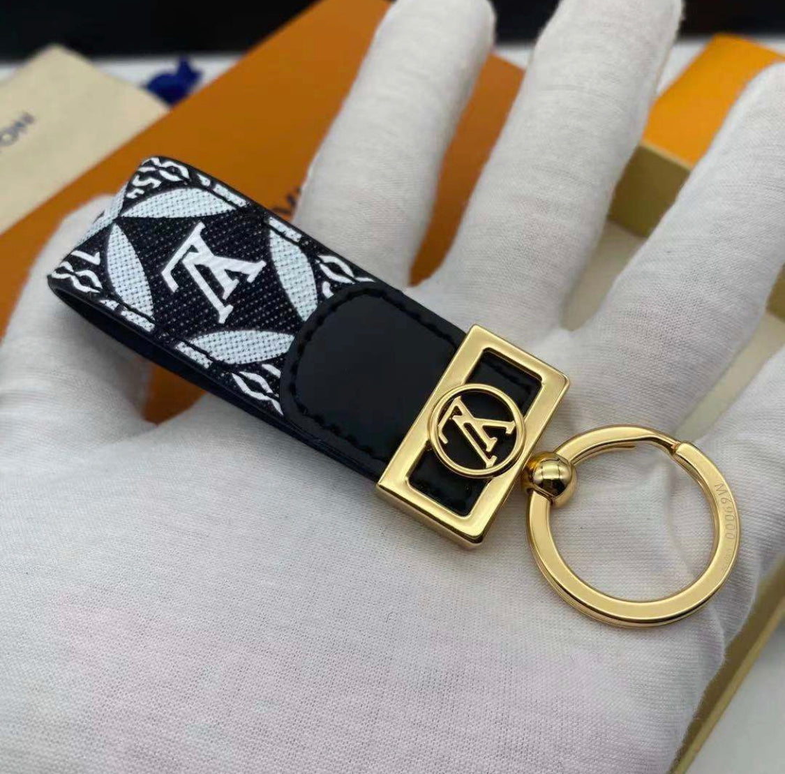 Luxury keychain mysite