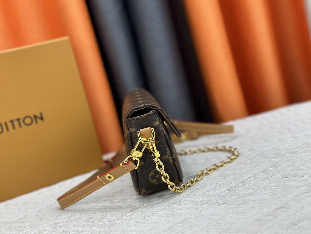 Brown Embossed Chain Bag mysite