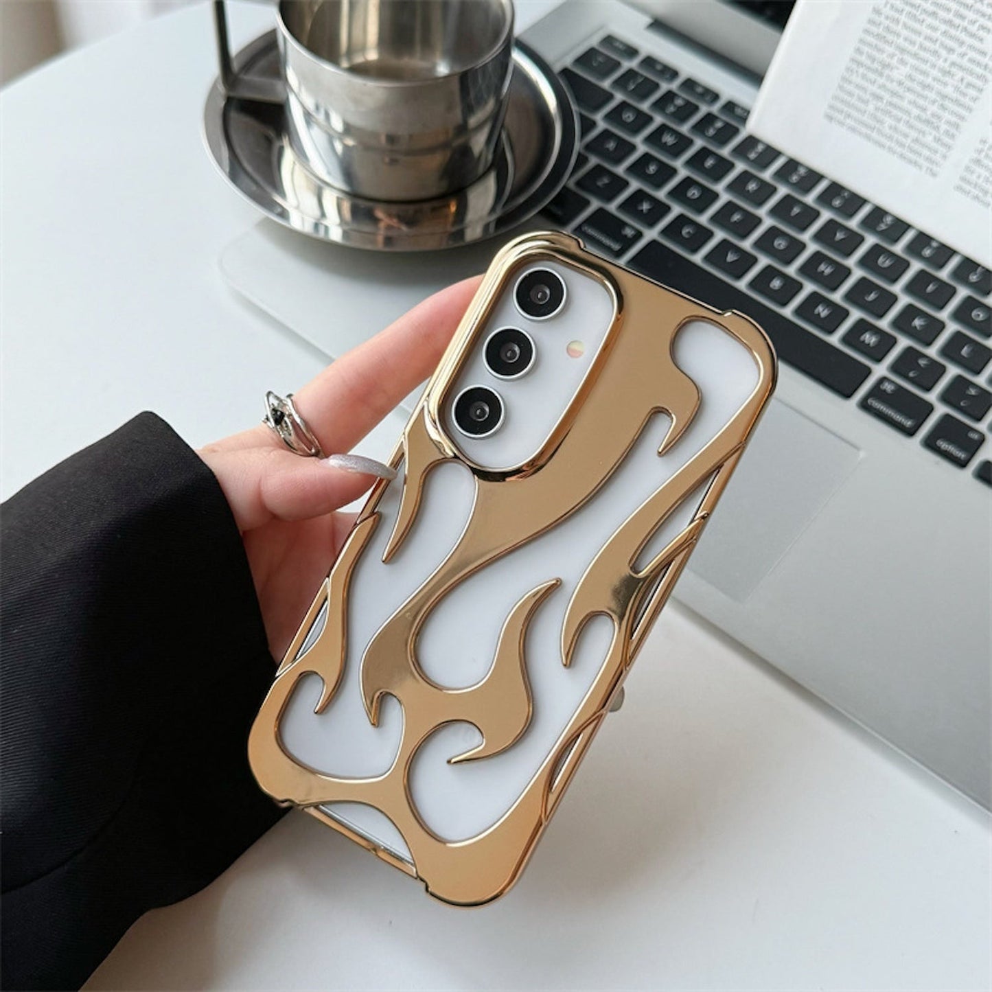 Fire Hollow Case | Samsung