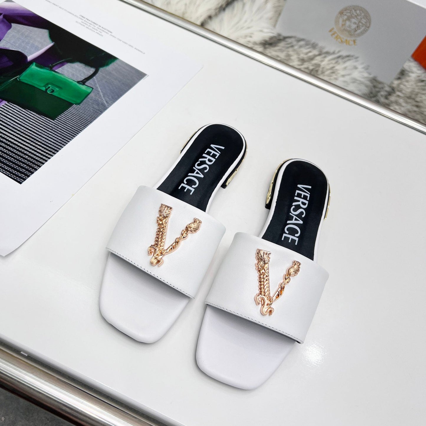 Vintage V Metal Flat Slippers mysite