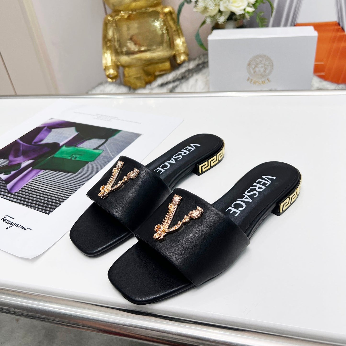 Vintage V Metal Flat Slippers mysite