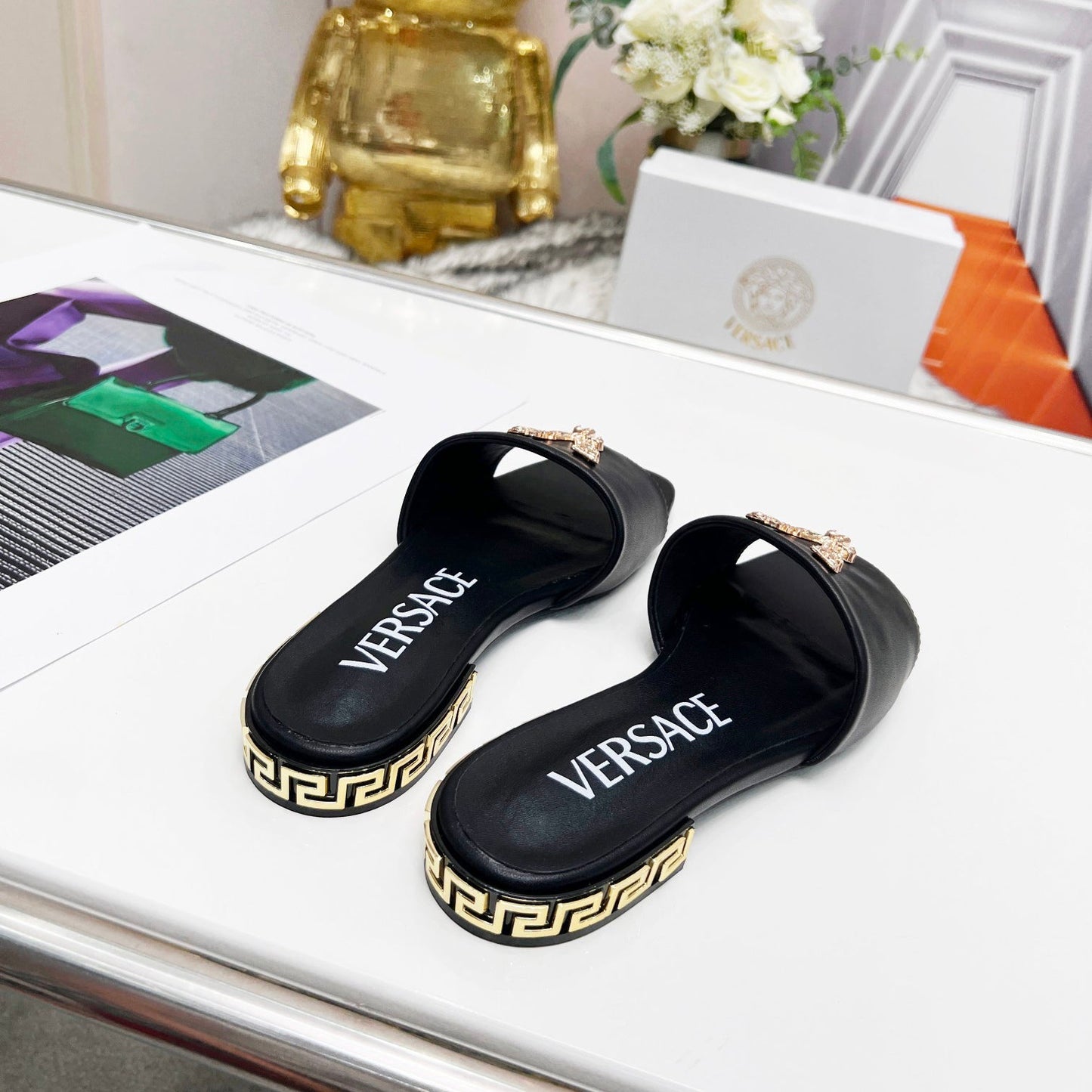 Vintage V Metal Flat Slippers mysite