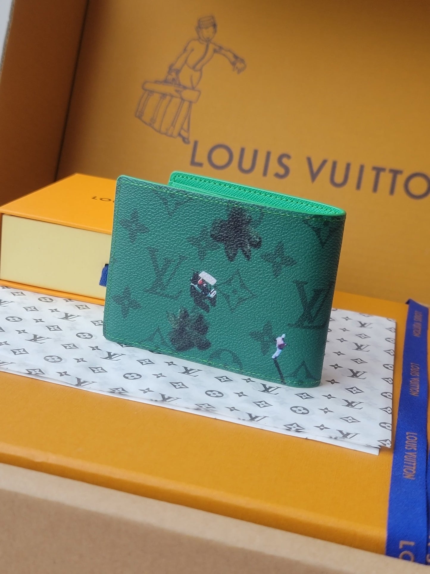 LV Multiple Wallet Featuretiny Sport Scenes Printed Cowhide mysite