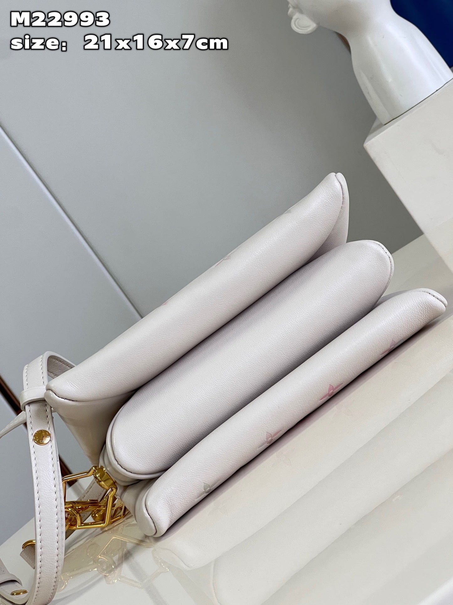 Louis Vuitton Coussin BB Milkway - 20 x 16 x 7 cm mysite