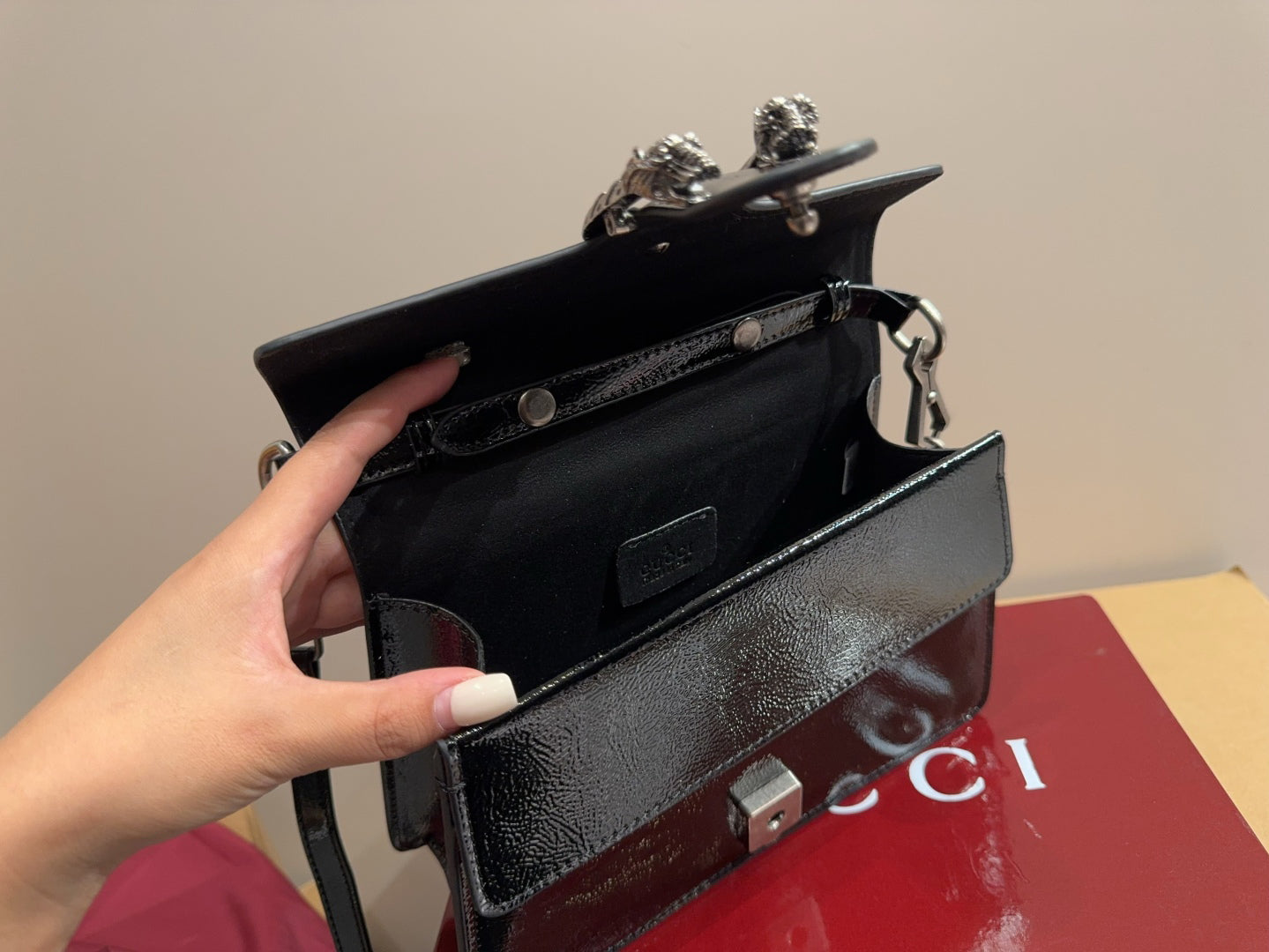 Gucci Glossy Black Handbag Crossbody 24x17cm mysite