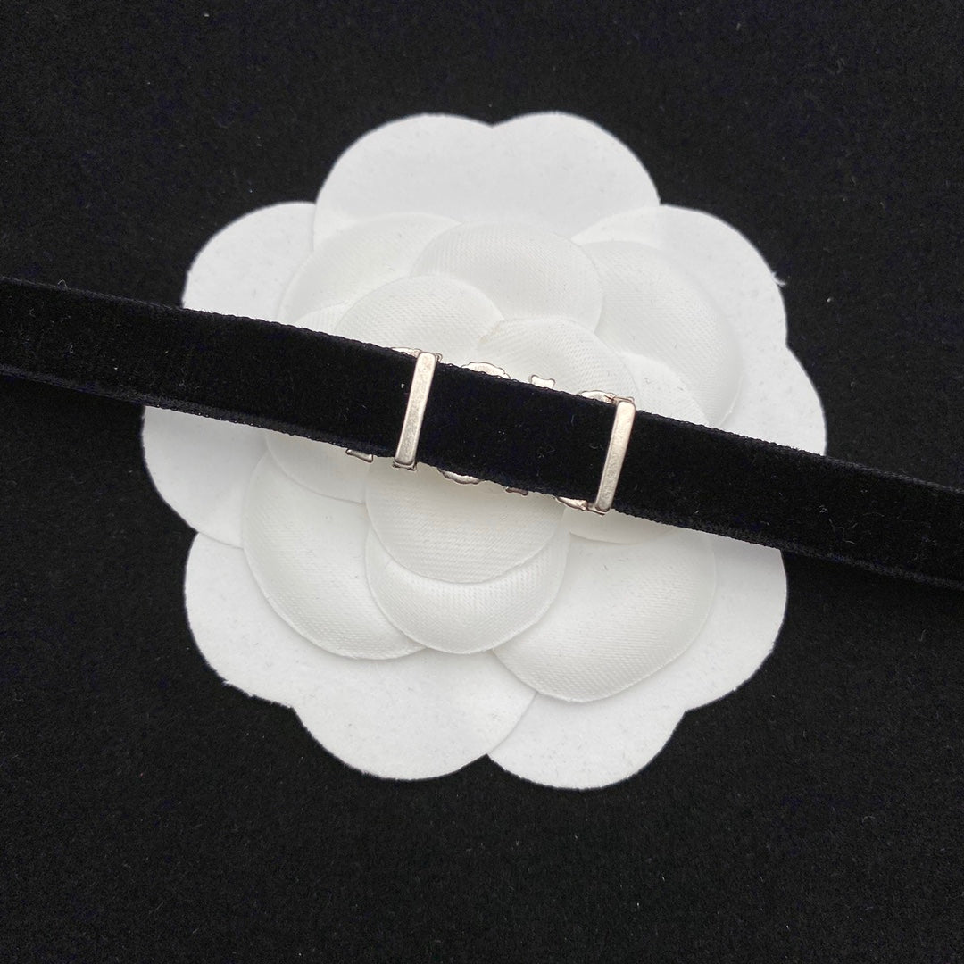 Zircon Letter Velvet Choker Necklace mysite