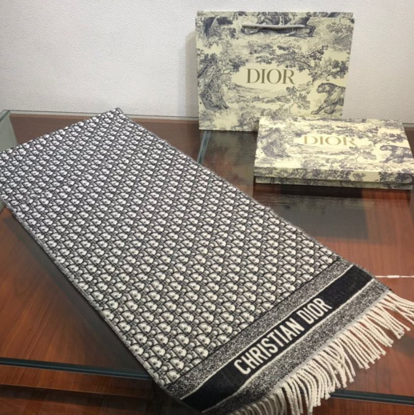 Versatile Monogram Jacquard Fringe Scarf mysite