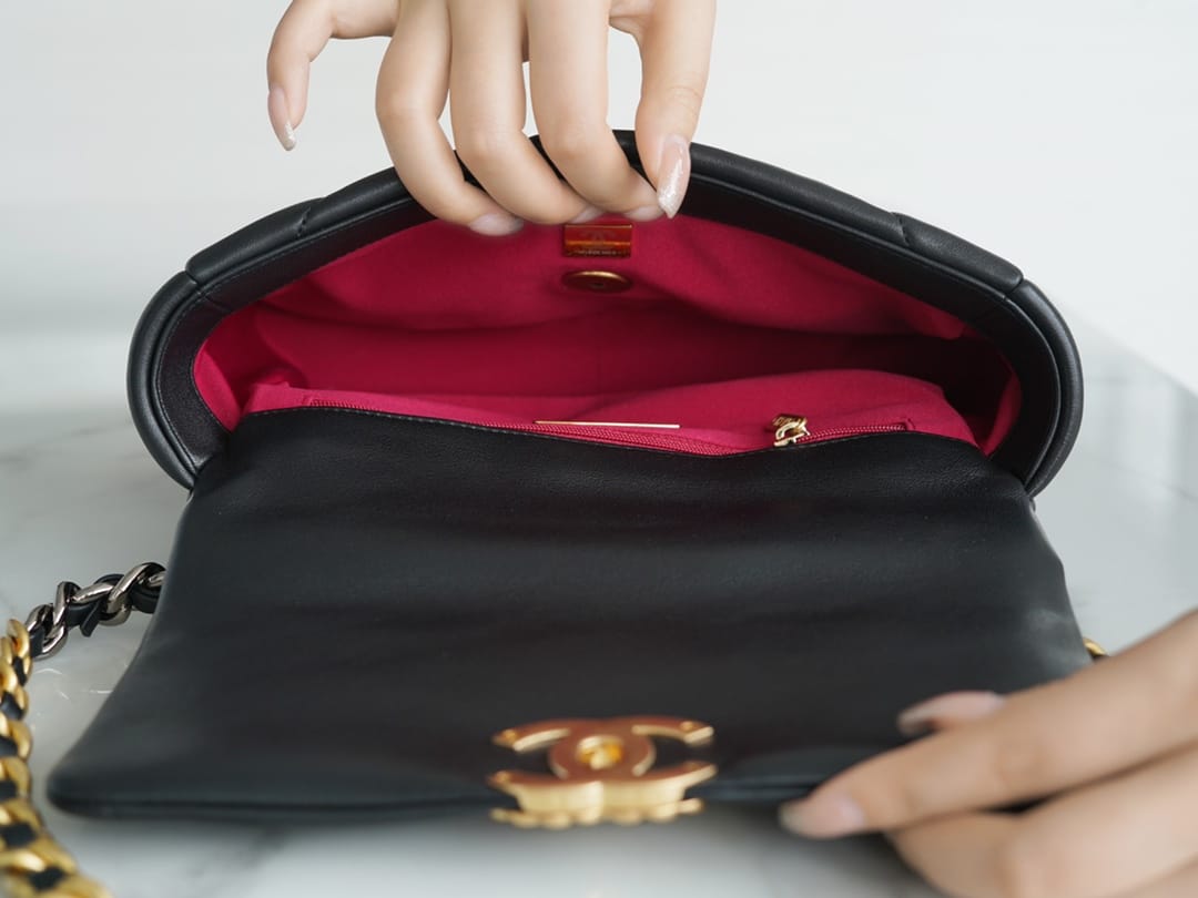 CHANEL 19BAG AS1160 Black Gold Buckle Bag Small 26CM mysite