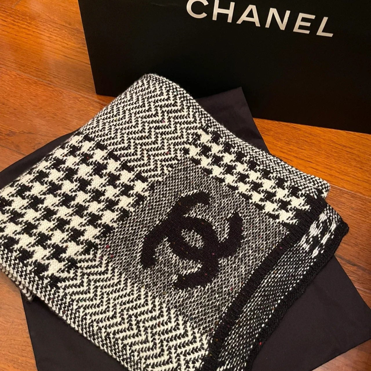 Houndstooth cashmere scarf mysite
