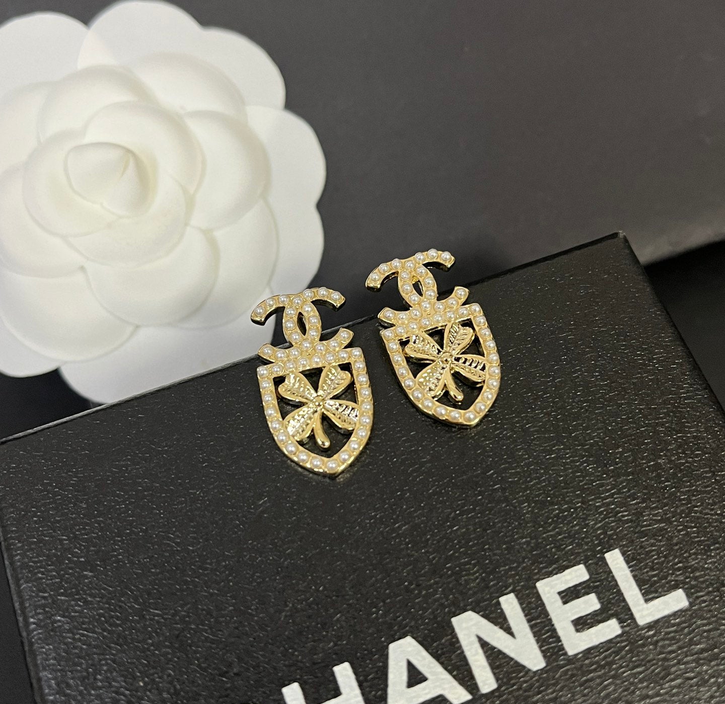Shield diamond earrings mysite