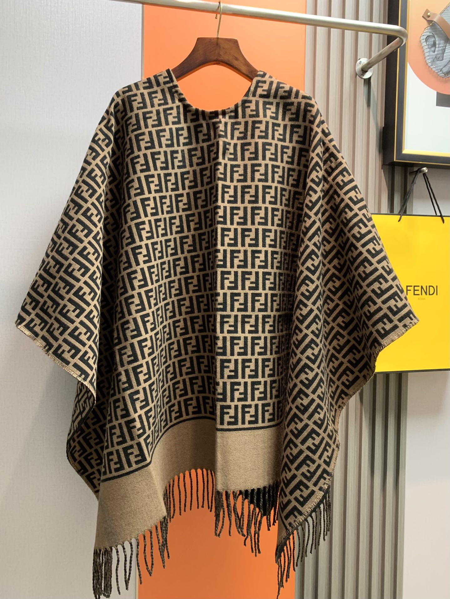 Retro Wool Jacquard Cape mysite