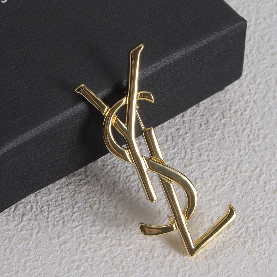 Shiny letter brooch-1-s mysite