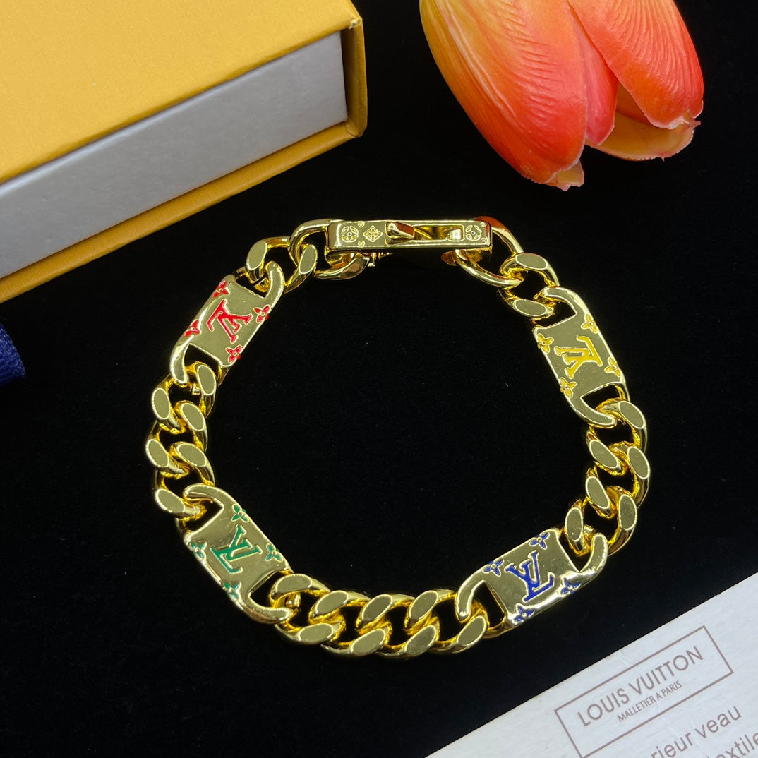 Retro embossed universal bracelet mysite