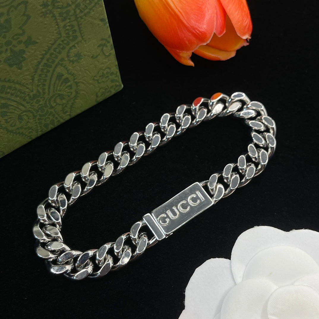 Retro embossed universal bracelet mysite
