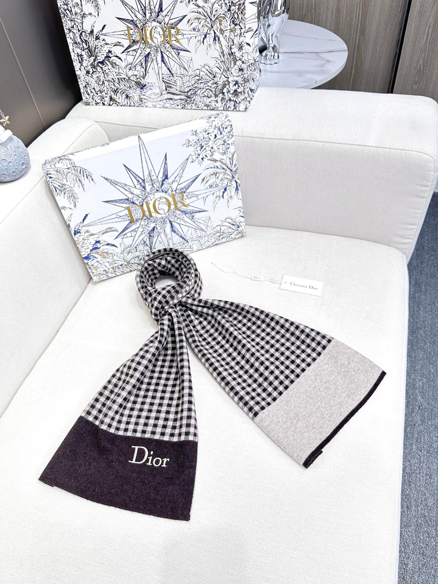 Classic Houndstooth Cashmere Scarf mysite