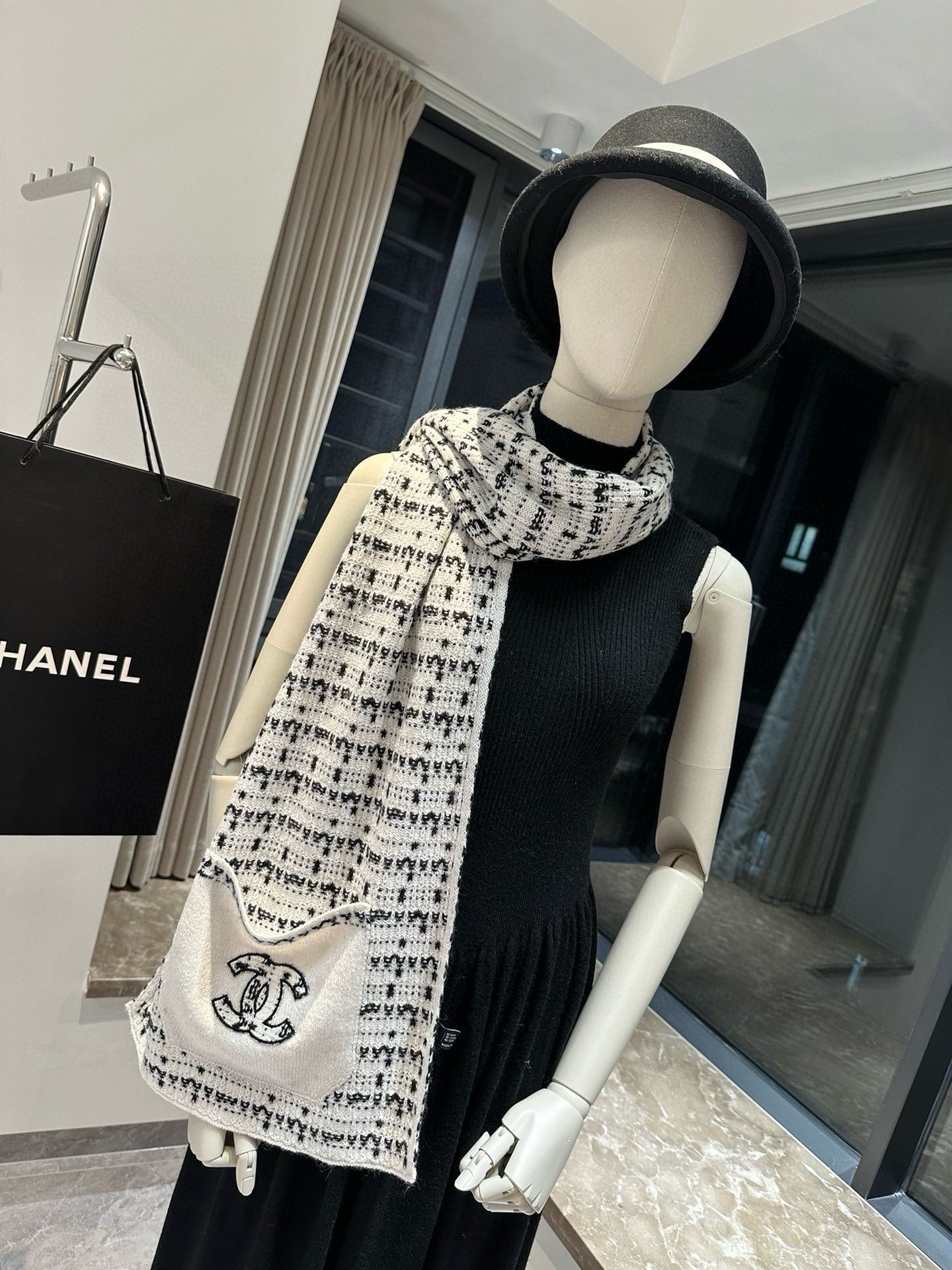 Stylish pocket knit scarf mysite