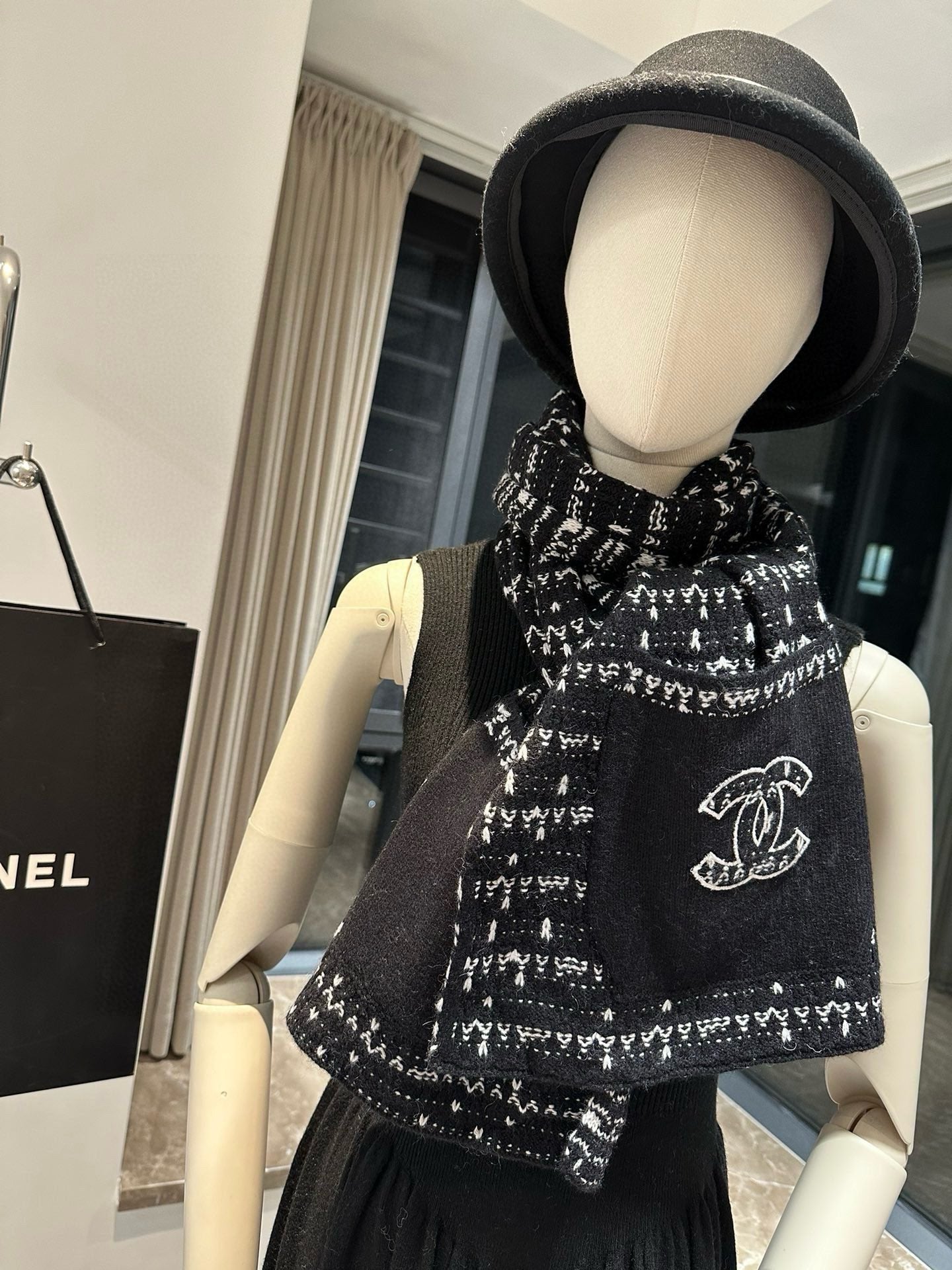 Stylish pocket knit scarf mysite