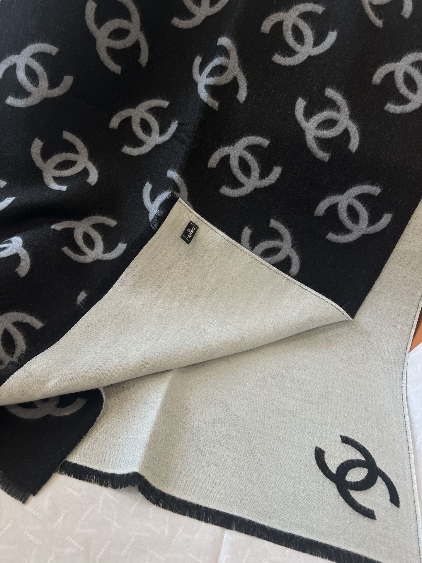 Full embroidered cashmere scarf mysite