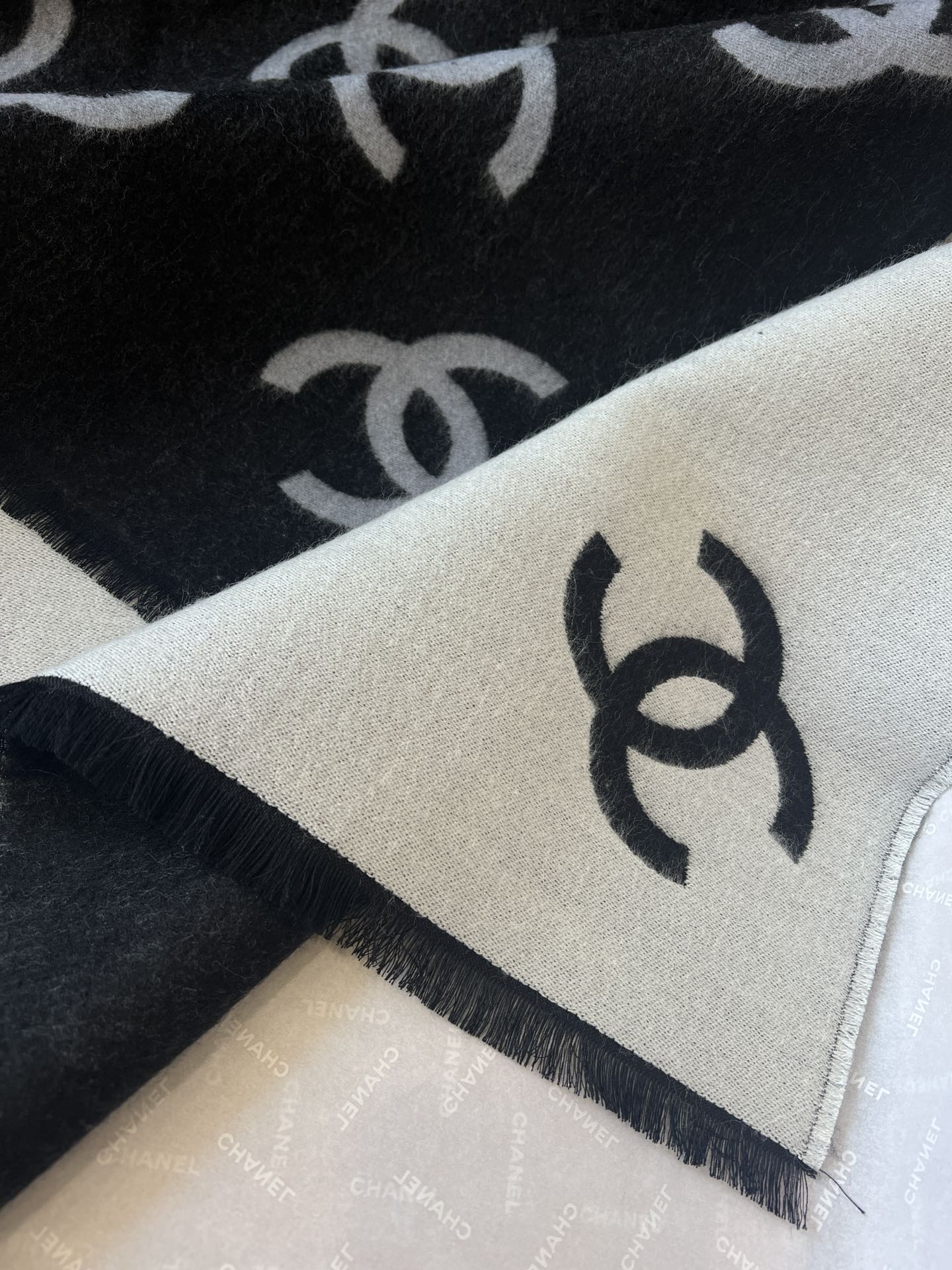Full embroidered cashmere scarf mysite