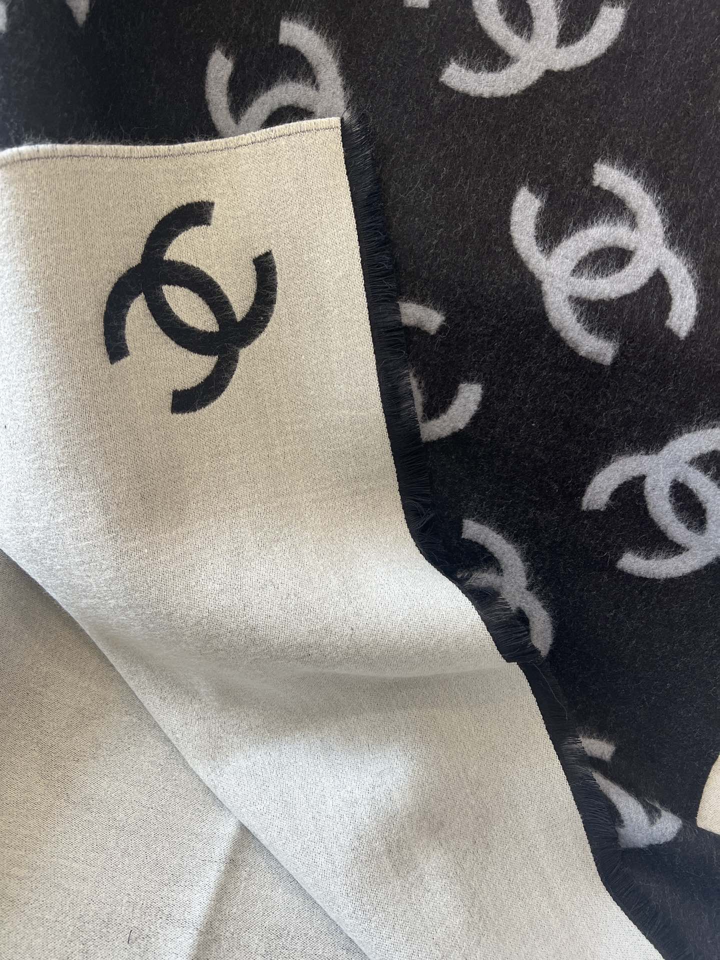 Full embroidered cashmere scarf mysite