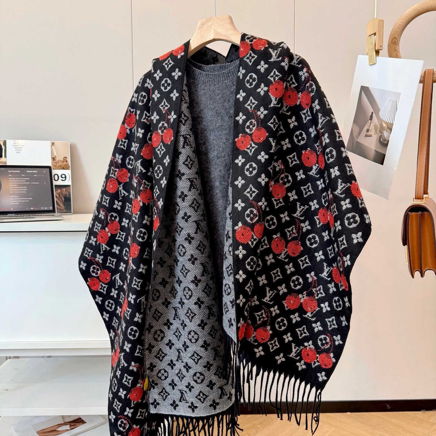 Cherry Embossed Scarf mysite