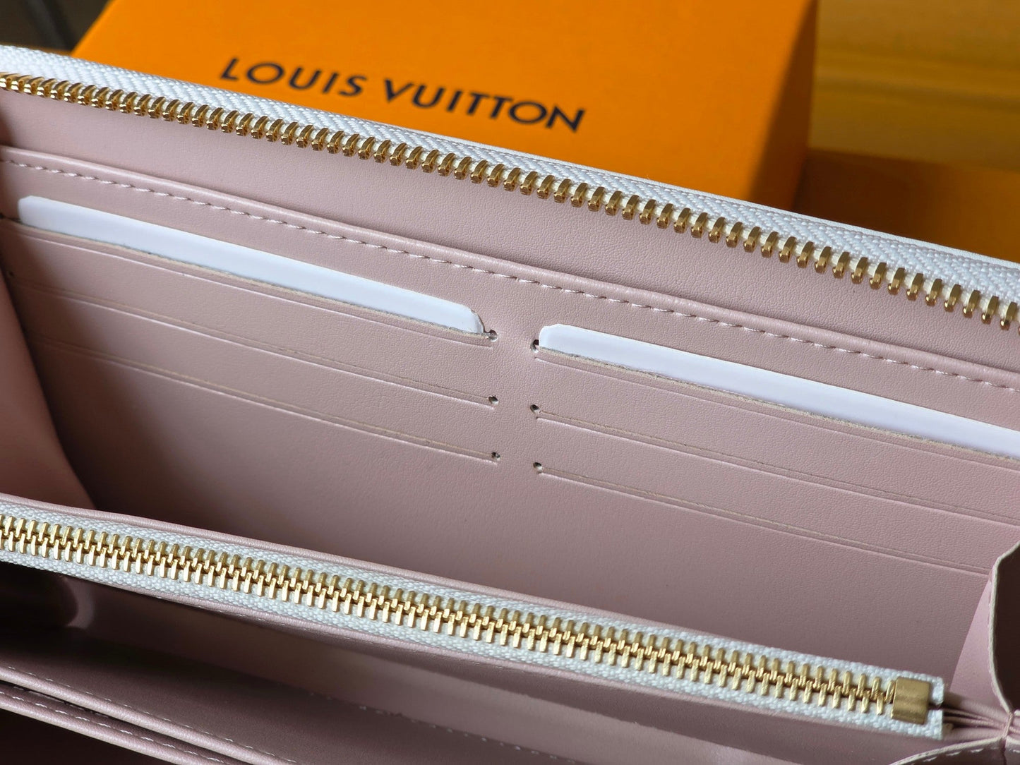 LV M15091 Zippy Wallet 19.5cm Dream Beige Monogram Embossed Lambskin- Light GHW mysite