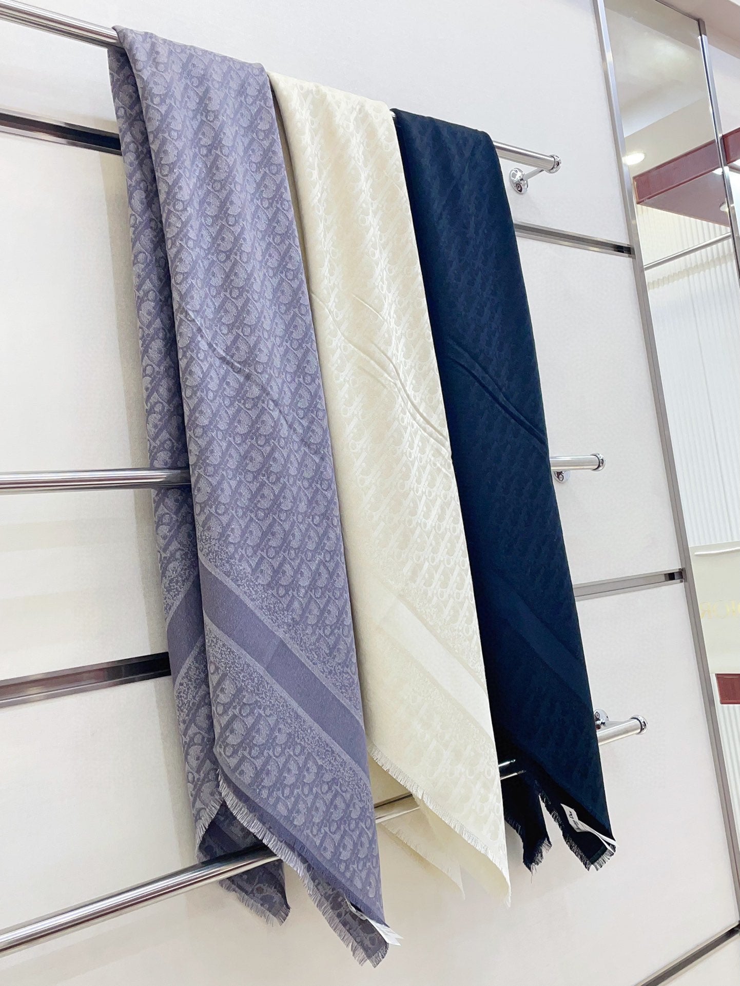 SQUARE SCARF 140 CM IN NAVY BLUE WOOL AND SILK 408662 mysite