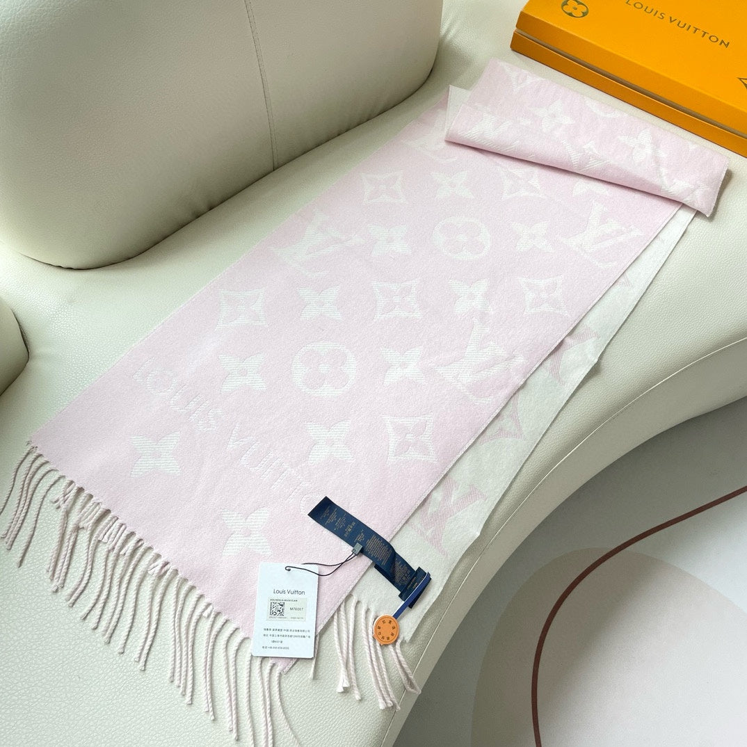 ESSENTIAL SCARF 186 CM IN LIGHT PINK WOOL 399778 mysite