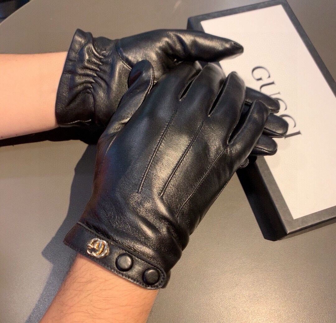 GLOVES WITH DOUBLE BUTTONS IN BLACK LAMBSKIN AND FLEECE LINING 465013 mysite